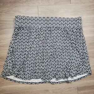 Lane Bryant Size 26/28 Black White Geometric Print Skirt Rayon Stretch